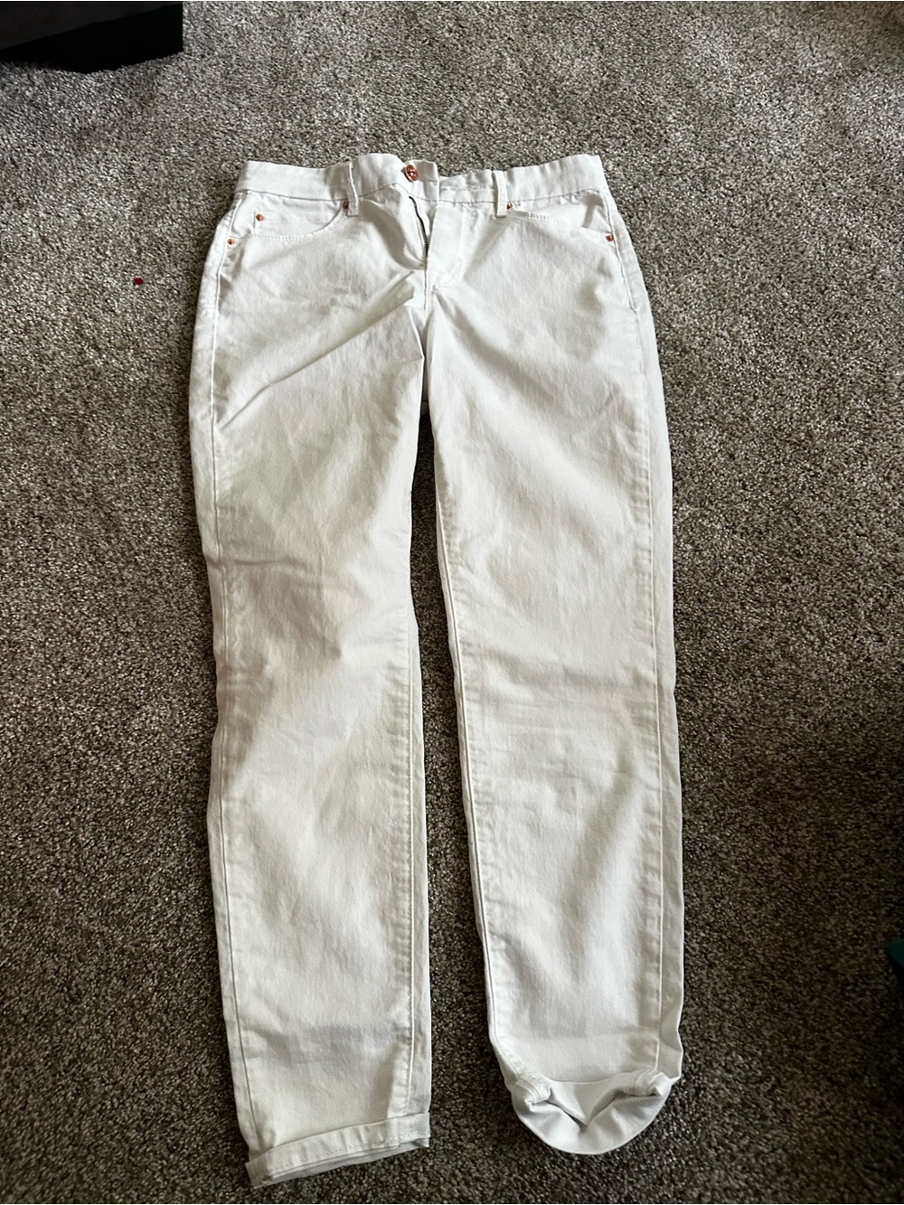 Straight-Leg White Jeans for Women — Clean Everyday Style